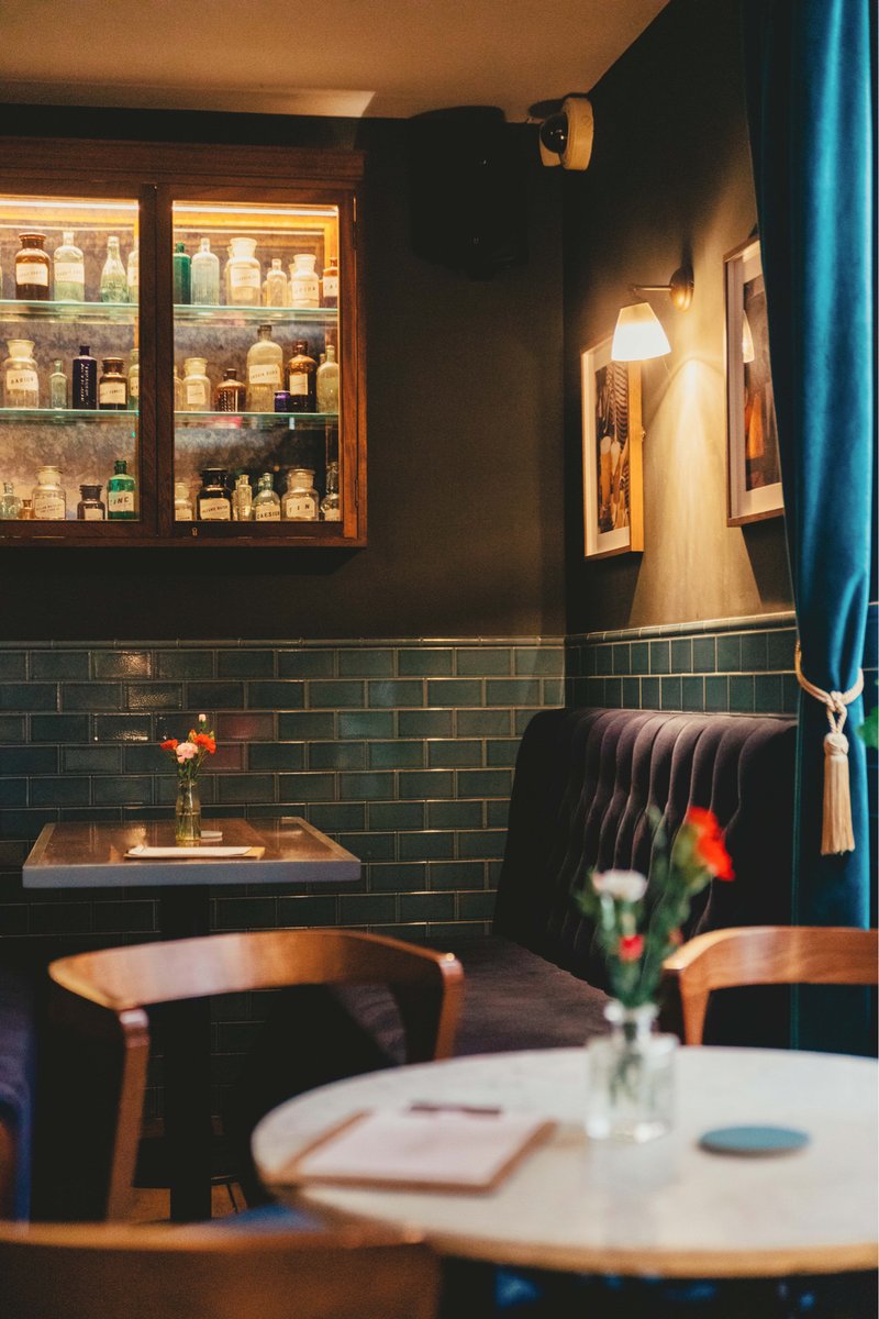 Snug corners at the Turk's are made for slow Sundays. We're open from Midday for special guest beers, tangy bloody marys and the famous @whitelocksalehouse roast!