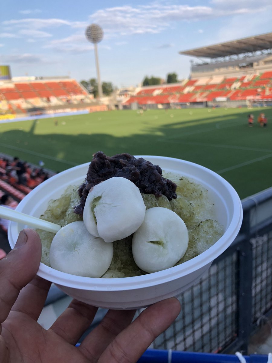 NDnNewSPvc0jZKw's tweet photo. 今日のスタグル(その3)
(スイーツ版)
屋台村でまんごーみるく氷食べてる人を見て
#KANCH さんのカキ氷食べたくなったが
#宇治金時氷 を選択
暑い時の氷まじ天国
#ardija
#大宮_栃木 https://t.co/8PxdSELceu