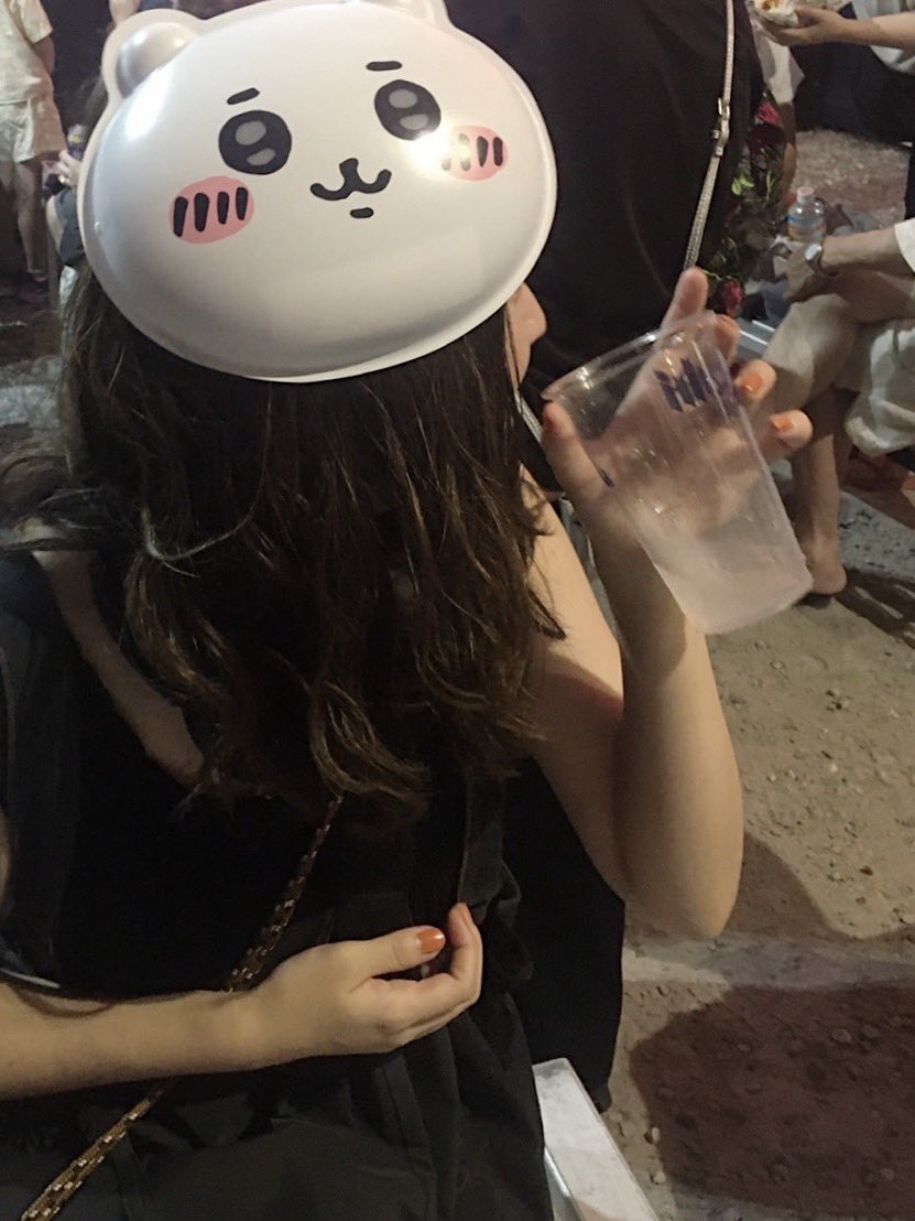 iii___p23's tweet photo. お祭りでちいかわのお面をつけてたら、強面で腕に刺青が入ったおにいさんに「ちいかわだ！」と言われて「わ.....わァ.....」となった。 https://t.co/HhVP1WcO3b