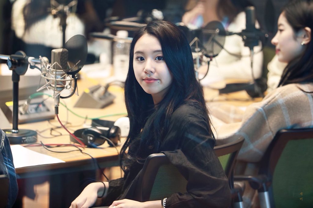 hourly chaeyoung (@chaeyounghours) on Twitter photo 