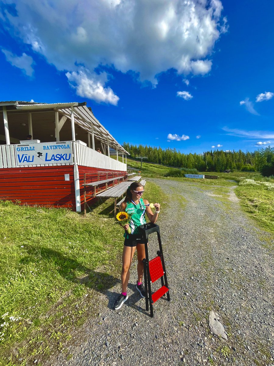 Pitkästä aikaa #suomenmestari 🥇 ja ensimmäistä kertaa lajissa missä ei karttaa mukana 🤪 SM kulta irtosi Lakeaharjun pitkät portaat taittamalla x2 = 1. nousu 2.07 ja 2. nousu 2.02.  Ens kerralla sitten alle 2min 🤠