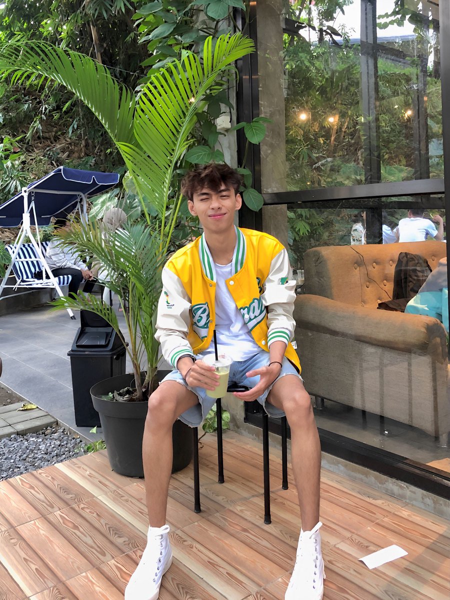 reedvelvett_'s tweet photo. ko tiba tiba pengen punya pacar ya 😿 https://t.co/GDc5jB82sG
