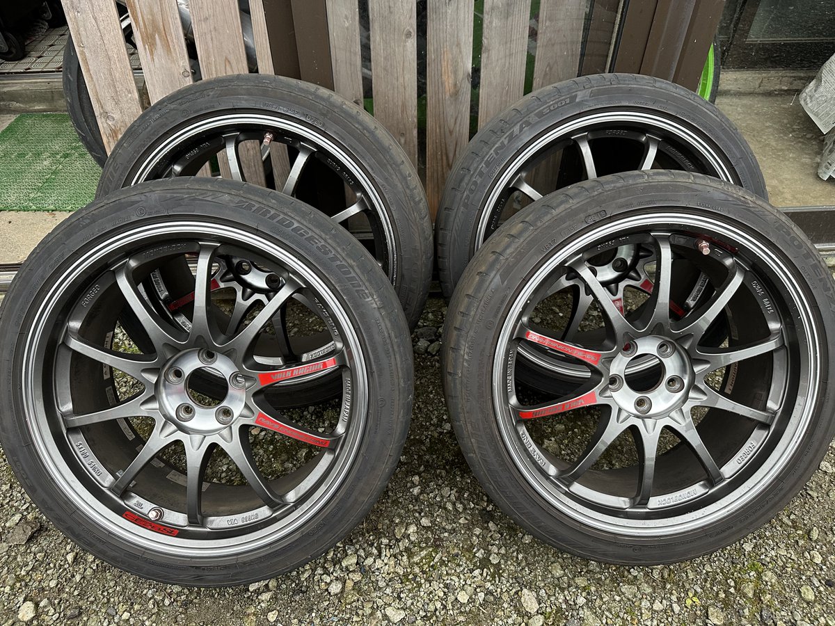 kondoGDA's tweet photo. 【緊急熱募】
レイズ CE28SL 18inci 8J +48
2本飛び石・傷あります
写真でご確認お願い致します。
タイヤは交換必要です。
 
廃盤+思い出あり苦痛の決断の為お値段強気にさせてください。

160000円〜200000円

送料着払い
手渡し歓迎 https://t.co/RjigVmNqNM