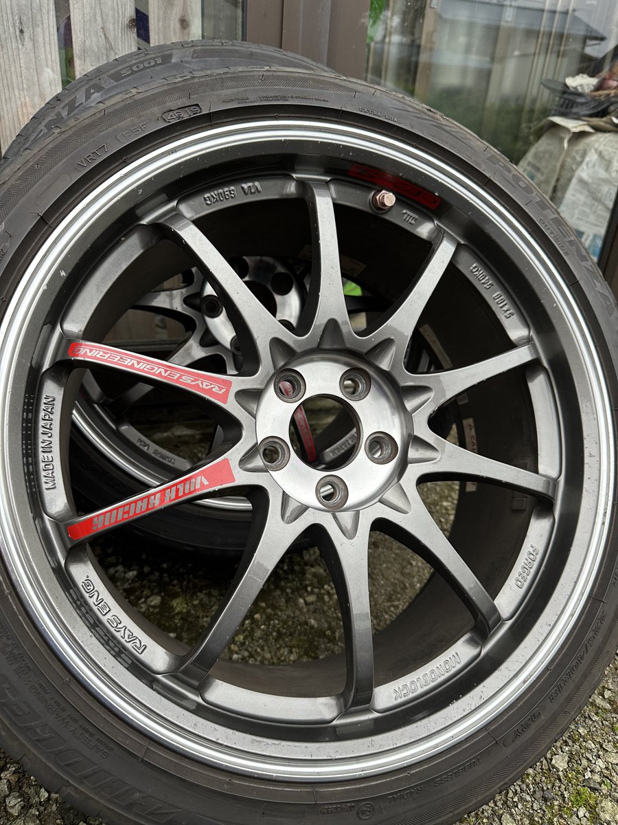 kondoGDA's tweet photo. 【緊急熱募】
レイズ CE28SL 18inci 8J +48
2本飛び石・傷あります
写真でご確認お願い致します。
タイヤは交換必要です。
 
廃盤+思い出あり苦痛の決断の為お値段強気にさせてください。

160000円〜200000円

送料着払い
手渡し歓迎 https://t.co/RjigVmNqNM
