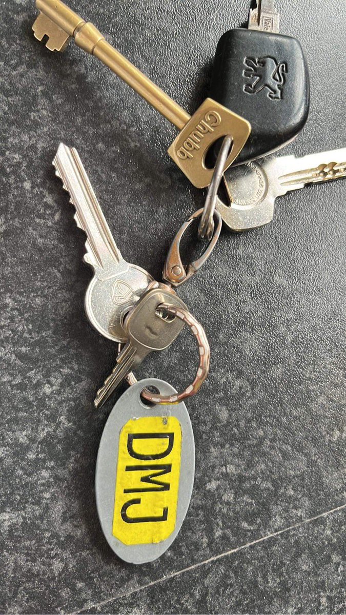 on_offa's tweet photo. Someone left their keys at the burger van yesterday while at Offa Carnival. If they’re yours, you can collect them at Offa council office in Luke O’Connor  House, 21,Barter Court, Hightown, Wrexham, LL13 8QT. Tel: 01978 290767 / Mobile: 07825637813 @wrexham https://t.co/w8gkf5ECVr