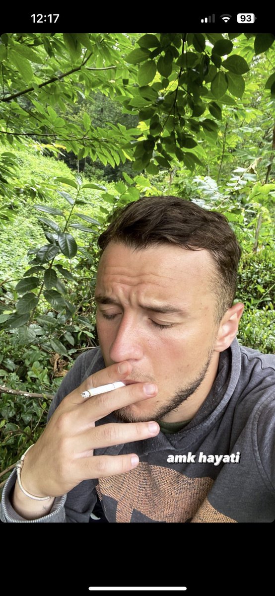 Annem çaylıkta ot temizlerken ayda yılda bir yanında bekleyip girdiğim tripler