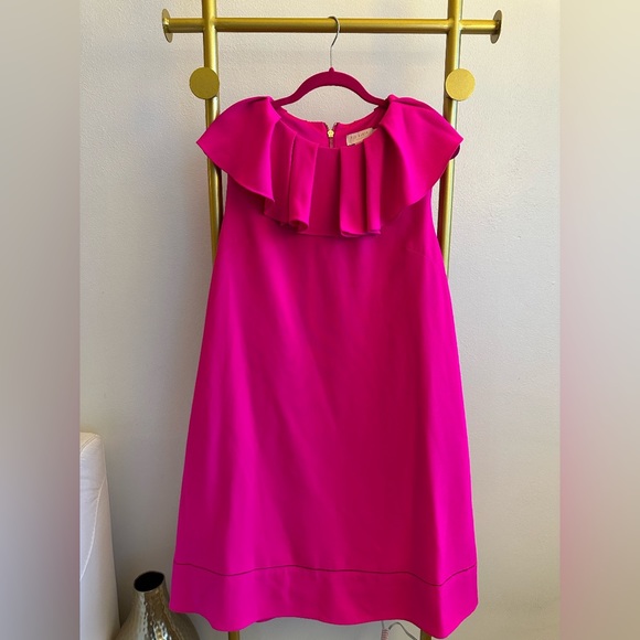 Glamourstyle2's tweet photo. So good I had to share! Check out all the items I'm loving on @Poshmarkapp #poshmark #fashion #style #shopmycloset #tedbaker: https://t.co/M5Rmx6cTTu https://t.co/sakyqWuMBU