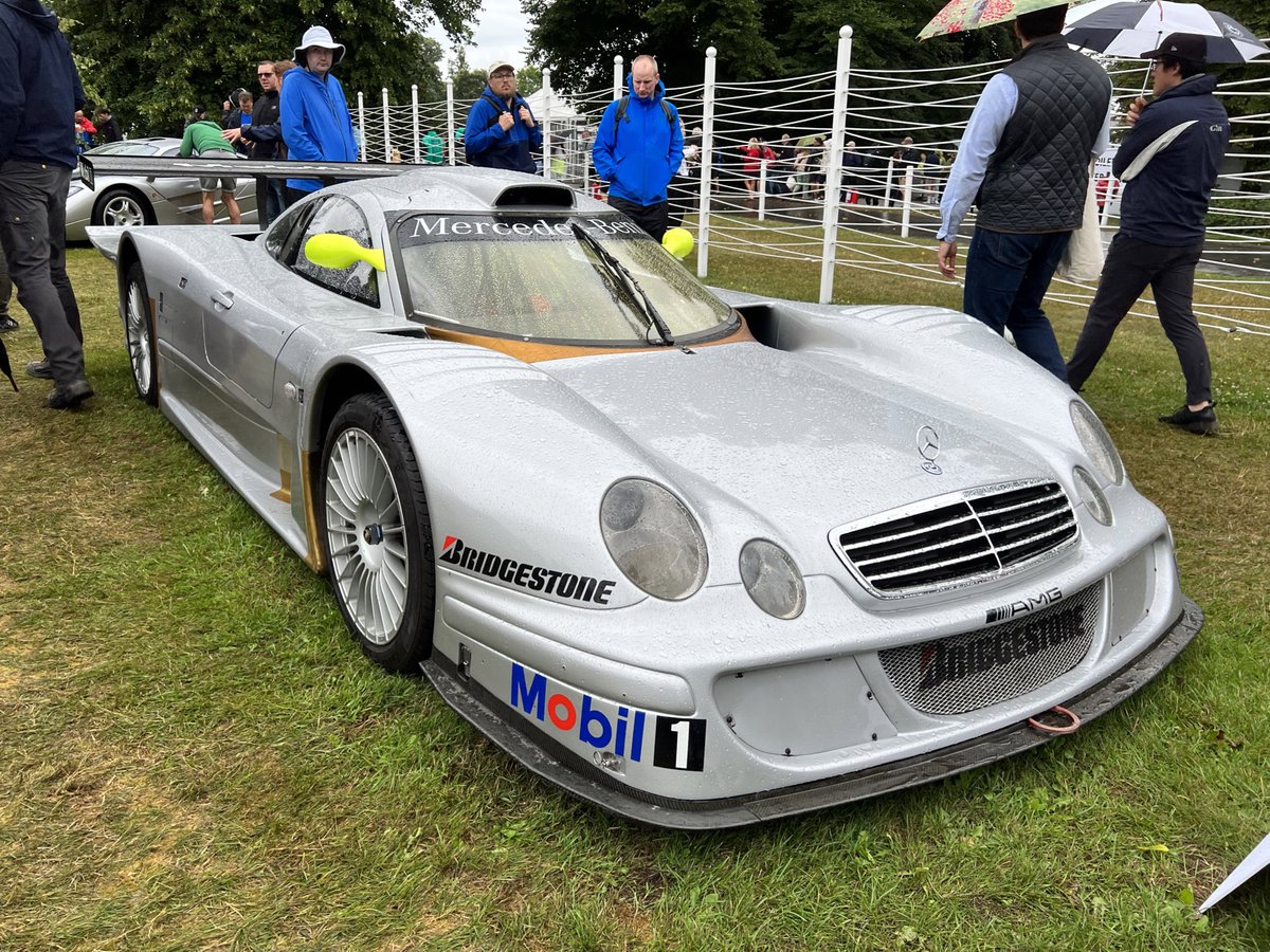 TomGreggors's tweet image. I love the total contrast of cars you get at #Goodwood #FOS