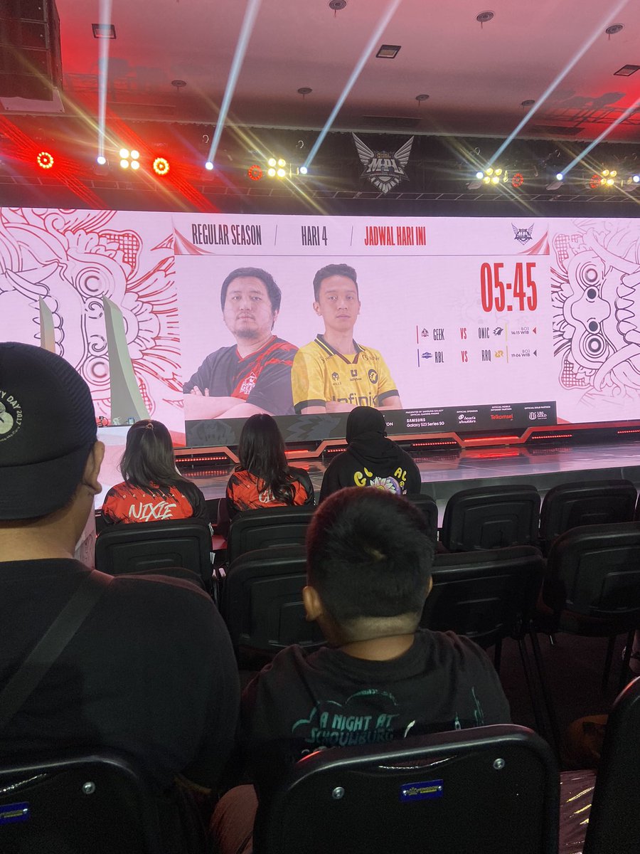 SxtriaCipta's tweet photo. Dukung geek dulu karena dpt tiket dari talentnya 😁 https://t.co/lti4zj9EUg