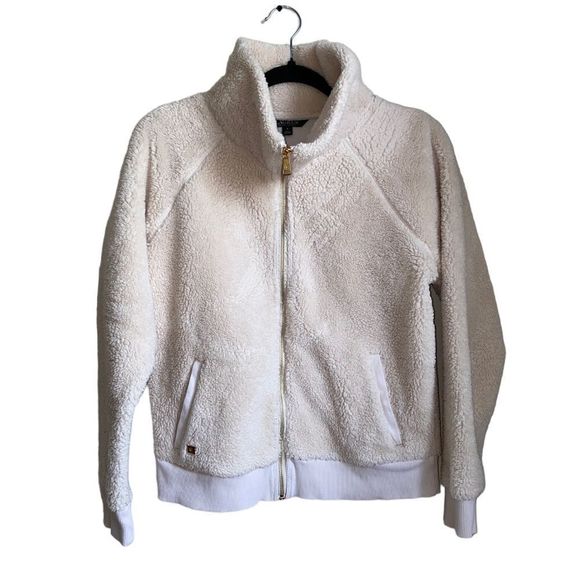 So good I had to share! Check out all the items I'm loving on <a href="/Poshmarkapp/">Poshmark</a> #poshmark #fashion #style #shopmycloset #laurenralphlauren: posh.mk/CMMZ6cbsiBb