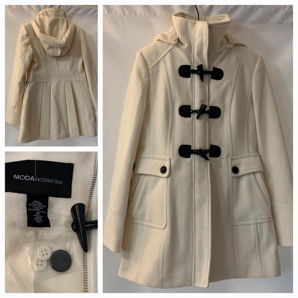 MonMasaMon's tweet photo. So good I had to share! Check out all the items I'm loving on @Poshmarkapp #poshmark #fashion #style #shopmycloset #redbackboots #loft #modainternational: https://t.co/JImjA2AAfe https://t.co/EBDSzSiyLz