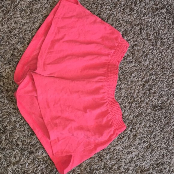 CaraGCloset's tweet photo. So good I had to share! Check out all the items I'm loving on @Poshmarkapp #poshmark #fashion #style #shopmycloset: https://t.co/h0oOMrwp4B https://t.co/2izpdWtoG4