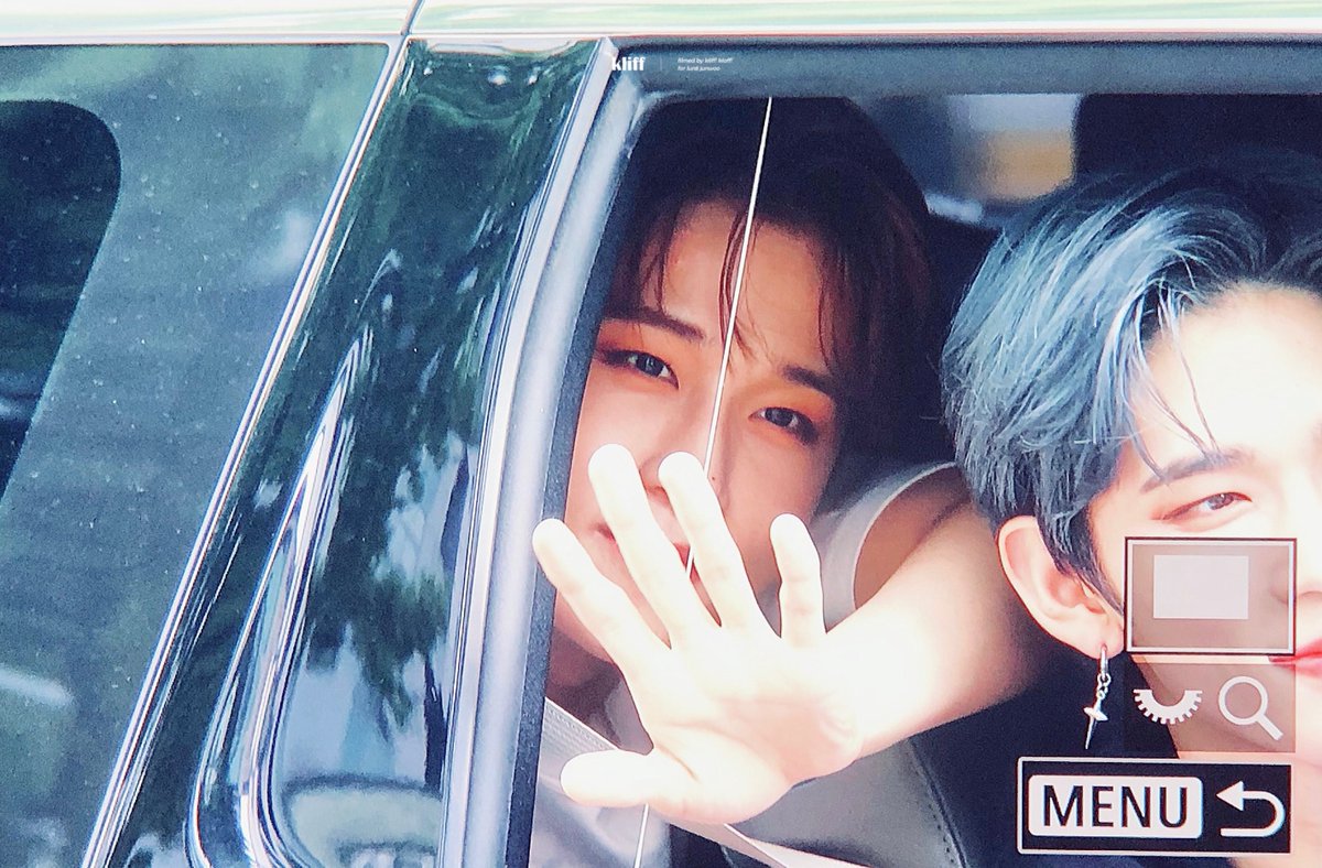 230716 준우 🐶 인가 퇴근

와하막방빠빠👋🏻👋🏻

#루네이트 #LUN8 #준우 #JUNWOO