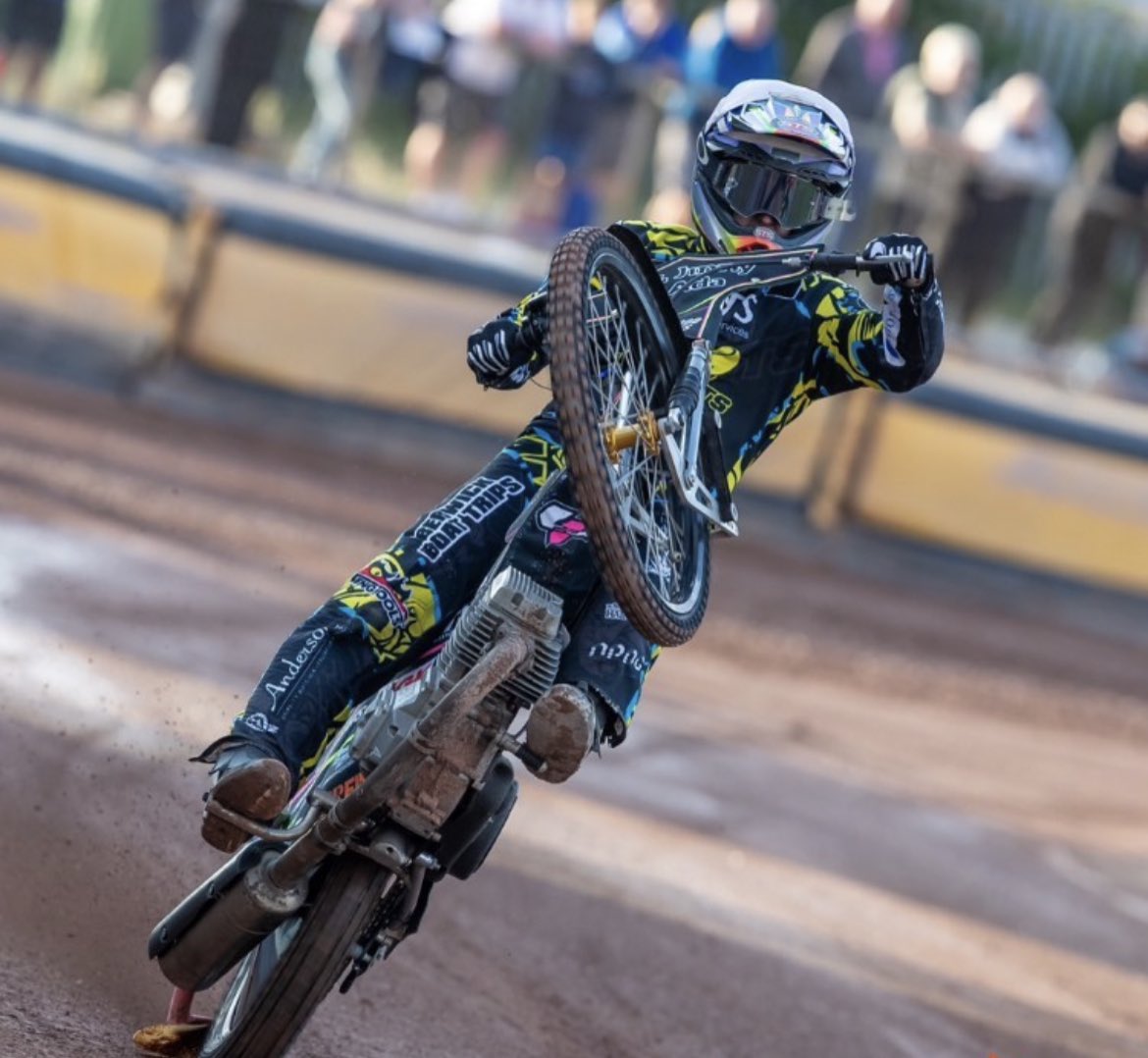 BanditsSpeedway's tweet photo. GOOD LUCK LEON!
Your ‘FTS’ Bandits captain Leon Flint will defend his British Under-21 title today at Glasgow!
Good luck, Leon! Go smash it! 🏁
#FTSBANDITS #keenwoodkarpets #britishspeedway #berwickupontweed #GoLeon https://t.co/RFPqXQuEDP