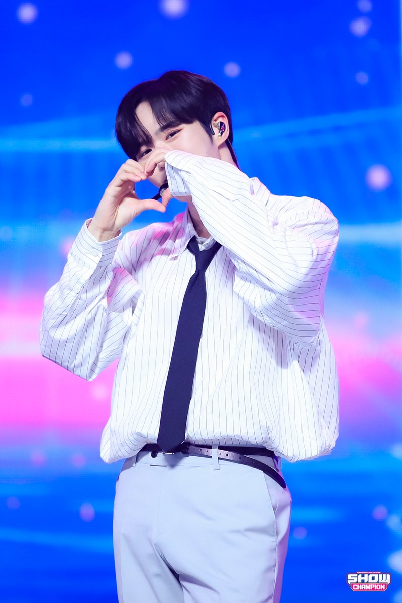 mbcplusm's tweet photo. #쇼챔피언 현장포토 [230712]
WEi - OVERDRIVE(질주)

💖위아이와 함께 질주🏃‍♀️🏃‍♂️

🔗https://t.co/NqdXRA3Yut

_____

#쇼챔 #쇼챔피언 #SHOWCHAMPION
#위아이 #WEi
#장대현 #김동한 #유용하
#김요한 #강석화 #김준서 https://t.co/KL7FPg8B54