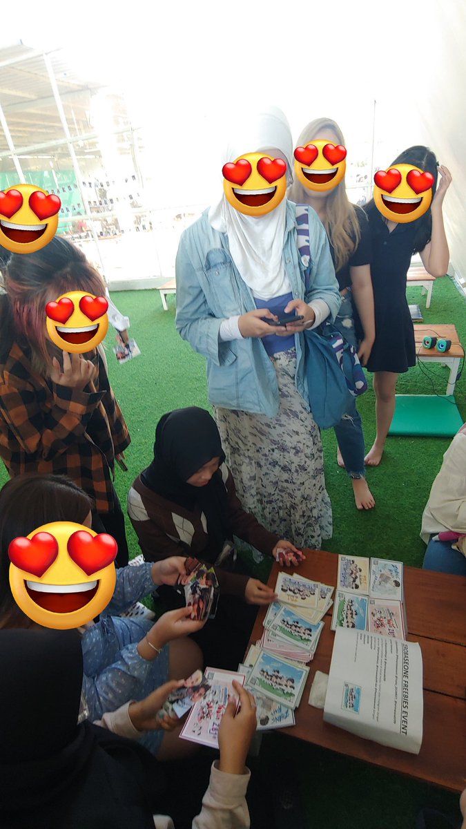 YoHo_20190827's tweet photo. Thank you... For attending...
#Bloominsummer
#ZEROBASEONE
#ZB1deboyzevent
#ZB1inBloom
@erinwasabi99 @jajanandeboyz @theareasevent https://t.co/Rdw3ReYykn