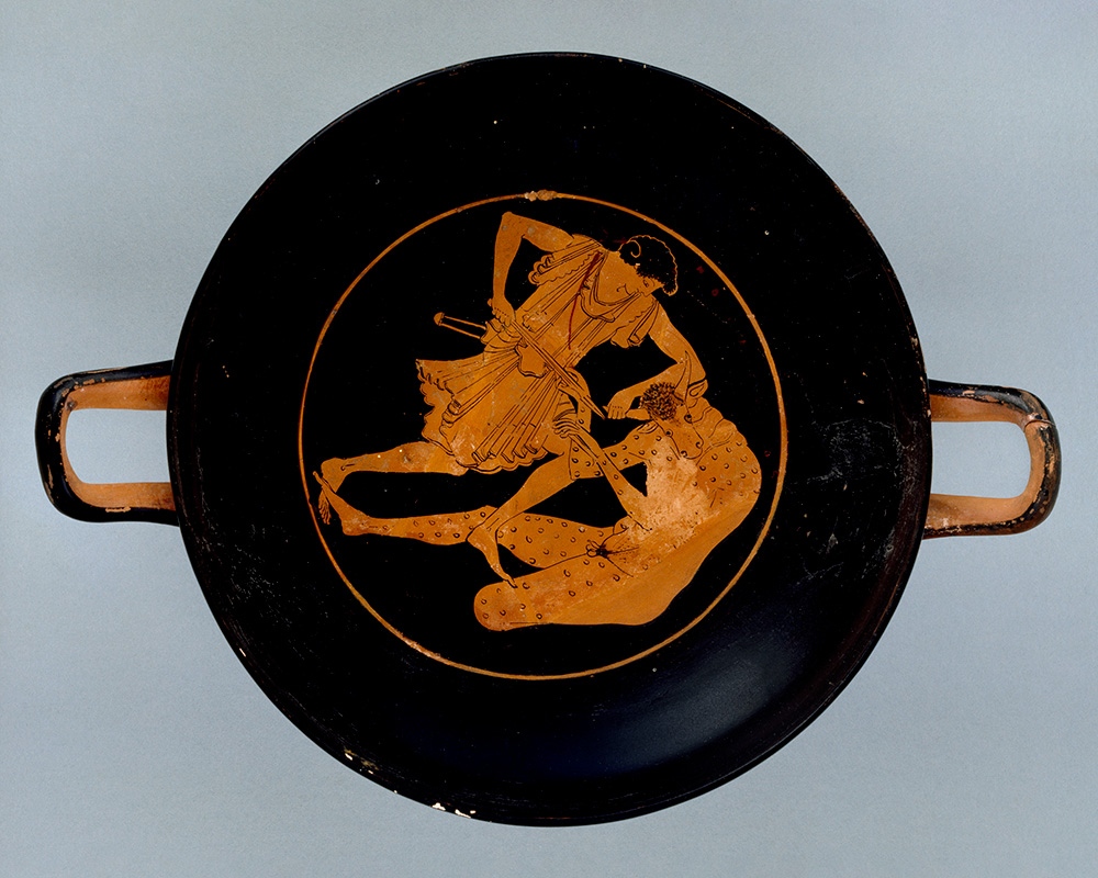 AshmoleanMuseum's tweet image. Throughout history we have been fascinated by the stories and symbolism of the Cretan Labyrinth &amp;amp; the Minotaur that was said to lurk within.⁠ You can explore the myth in our current exhibition #LabyrinthAshmolean: ashmolean.org/exhibition/lab… 

📷️ Attic red-figure cup, c. 500 BCE
