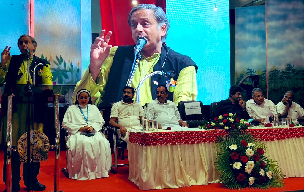 ShashiTharoor's tweet photo. In many moods during my speech! #MLAAwards https://t.co/Gusi020zDd