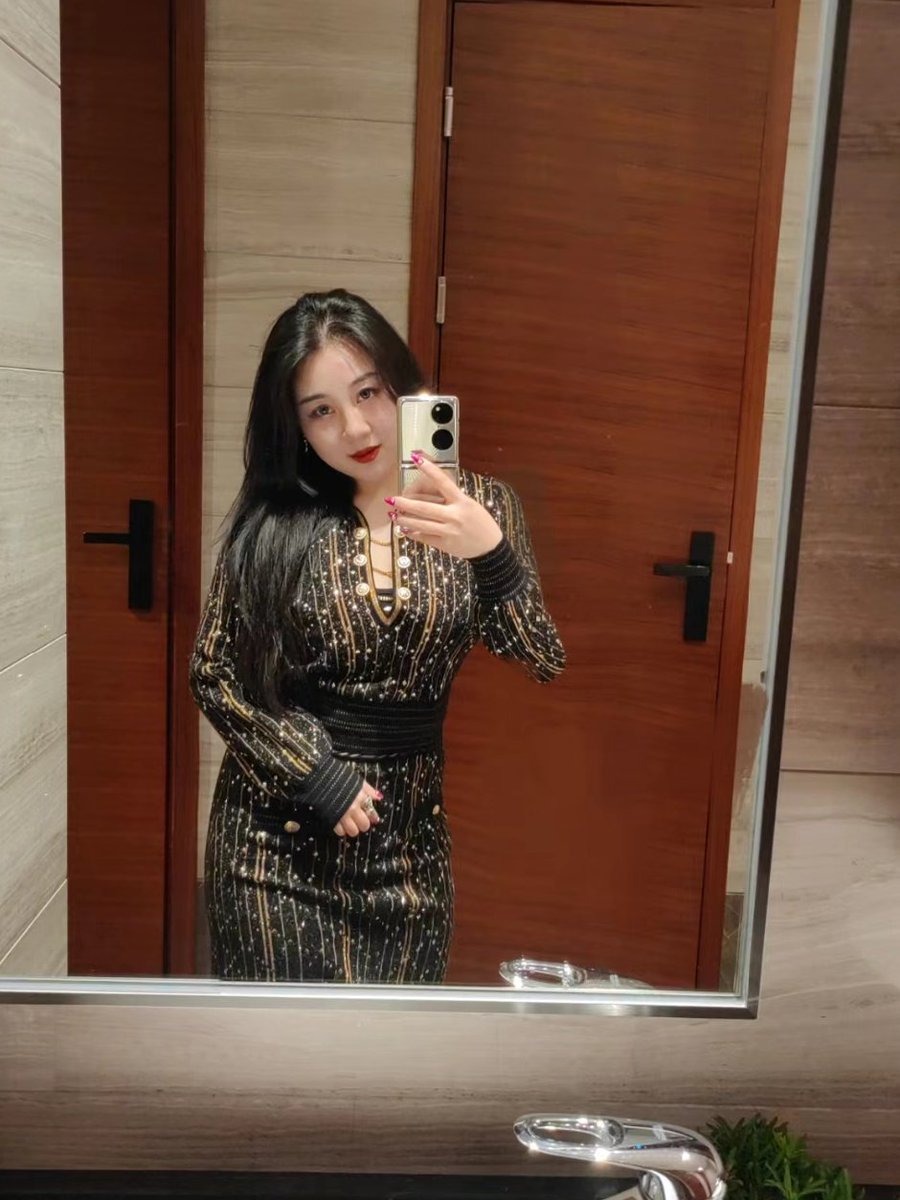 Hend78027843's tweet photo. 问你们个事. 说实话，你们多久没和老婆同居了？反正我是一段���间没有在一起了，想尝试着在外找一个合适有感觉的一起释放心理需求， https://t.co/WSlbJ25ESb