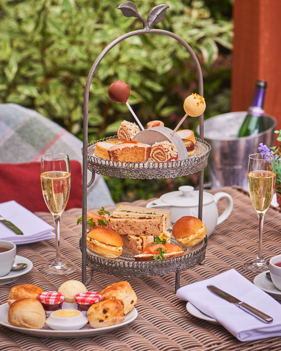 Savouring sweet moments with loved ones over a Champagne afternoon tea 💗 Celebrate the return of our experience vouchers and enjoy up to 25% off until 31st July! ow.ly/KrAc50PamlV