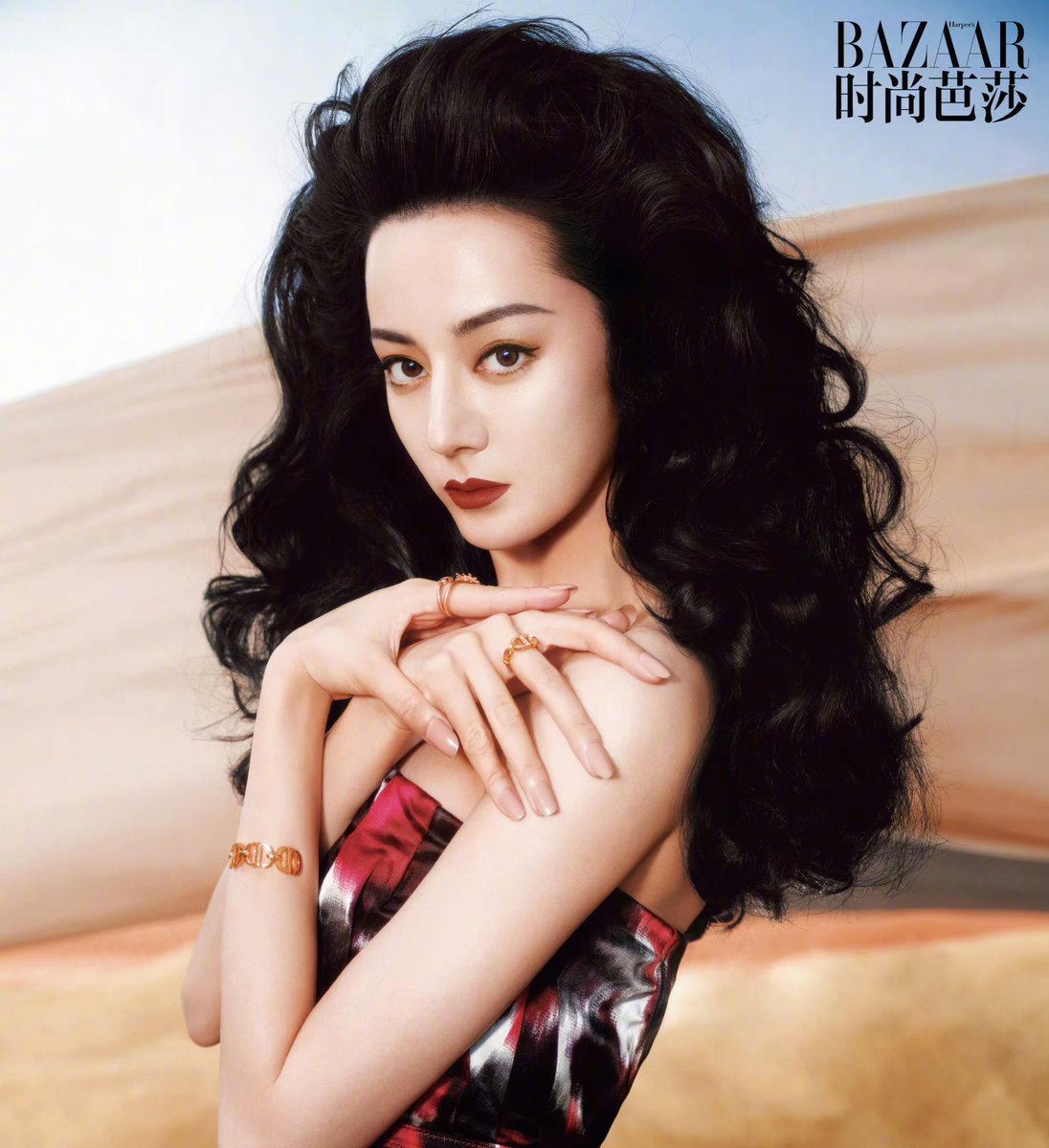 dramapotatoe's tweet photo. #Dilireba takes the cover of Harper’s Bazaar China - August 2023

Full spread - https://t.co/RJMMOyQqbu
https://t.co/zs62HNwe0H https://t.co/c4UryZRCAH