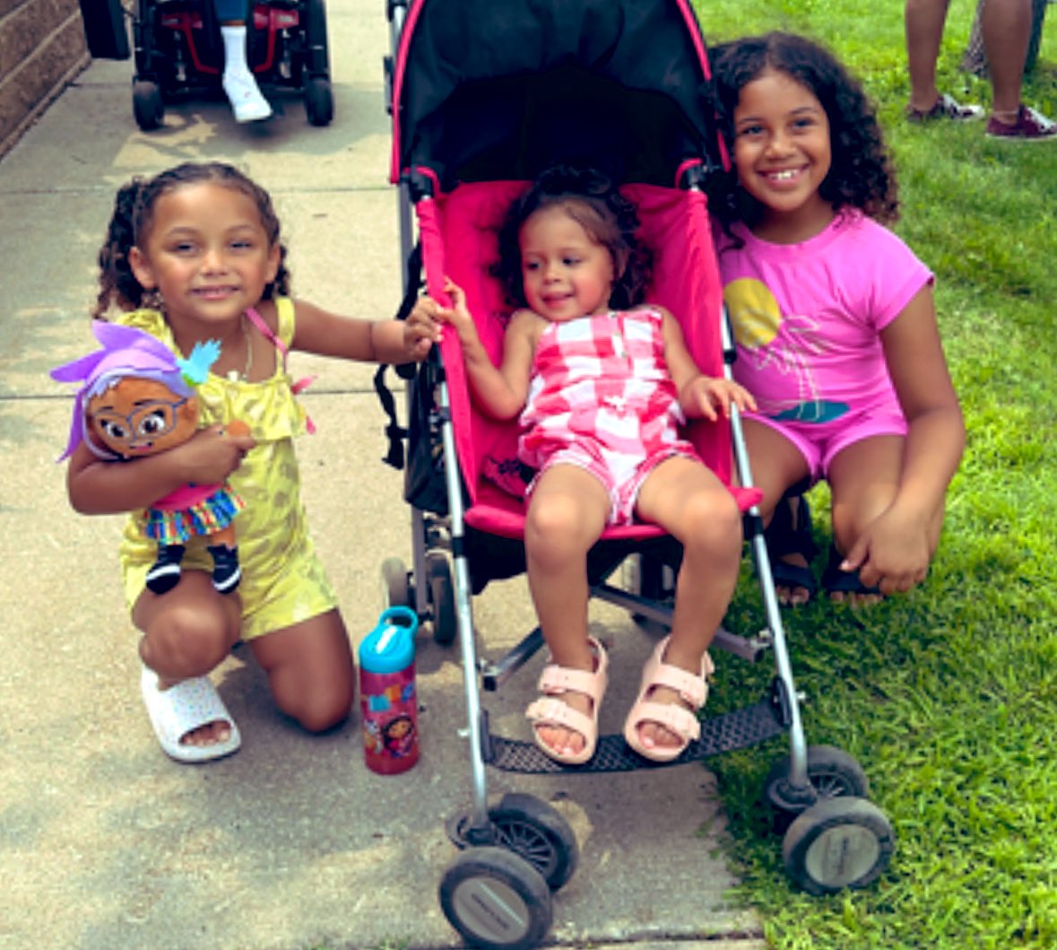 MariaIsa's tweet photo. 💗 Fun Saturday curated by my best friend aka my 4 year old 👧🏽 Enjoyed the Taste of Rondo block party with some fam and friends followed by  Sushi and an evening at the Mall. My kid knows how to organize a fun day. https://t.co/iJM06nLaGQ