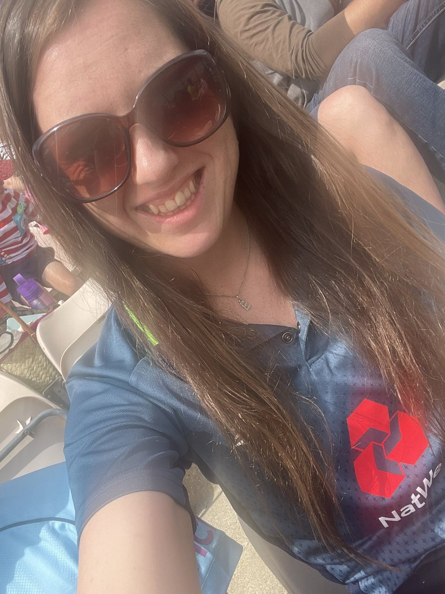 Emiiiily Ritchie tweet media