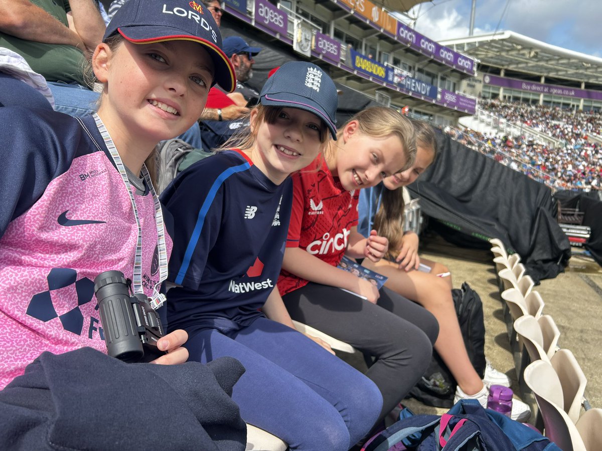 AdamWoodClan's tweet photo. Heather Knight top scored in the first WGG ODI. #wegotgame #WAshes block X row B #ageasbowl https://t.co/puMquphpej