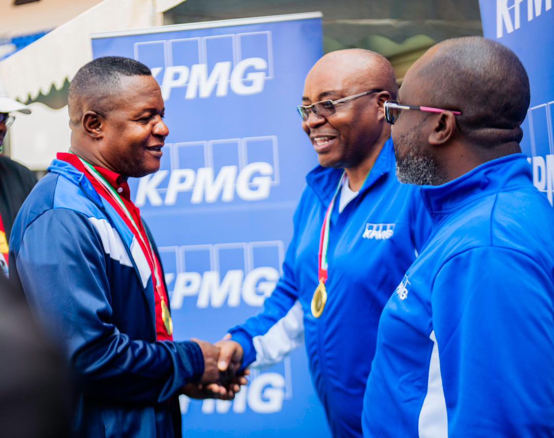 KPMGZambia's tweet photo. KPMG Partners Micheal Phiri and Cheelo Hamuwele with Minister of Youth, Sports and Arts , Hon. Elvis Nkandu and ZAA President Elias Mpondela at the 23rd Inter company.
#KPMG #IntercompanyRelay https://t.co/18n0ihzFUw