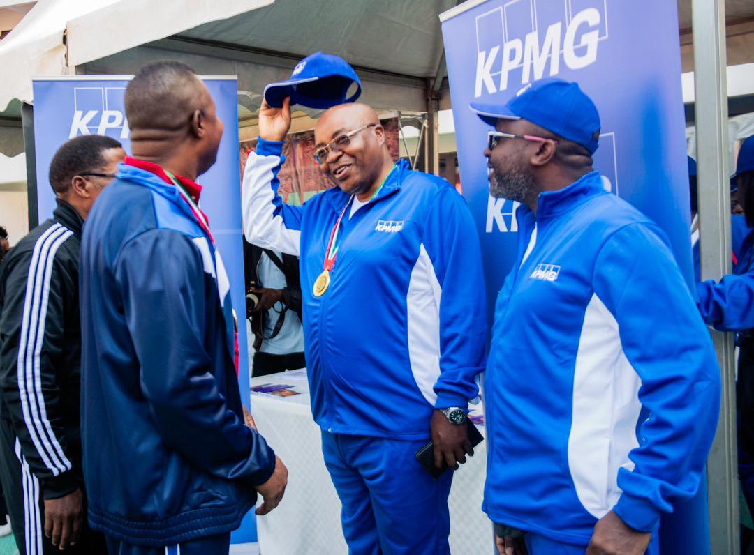 KPMGZambia's tweet photo. KPMG Partners Micheal Phiri and Cheelo Hamuwele with Minister of Youth, Sports and Arts , Hon. Elvis Nkandu and ZAA President Elias Mpondela at the 23rd Inter company.
#KPMG #IntercompanyRelay https://t.co/18n0ihzFUw