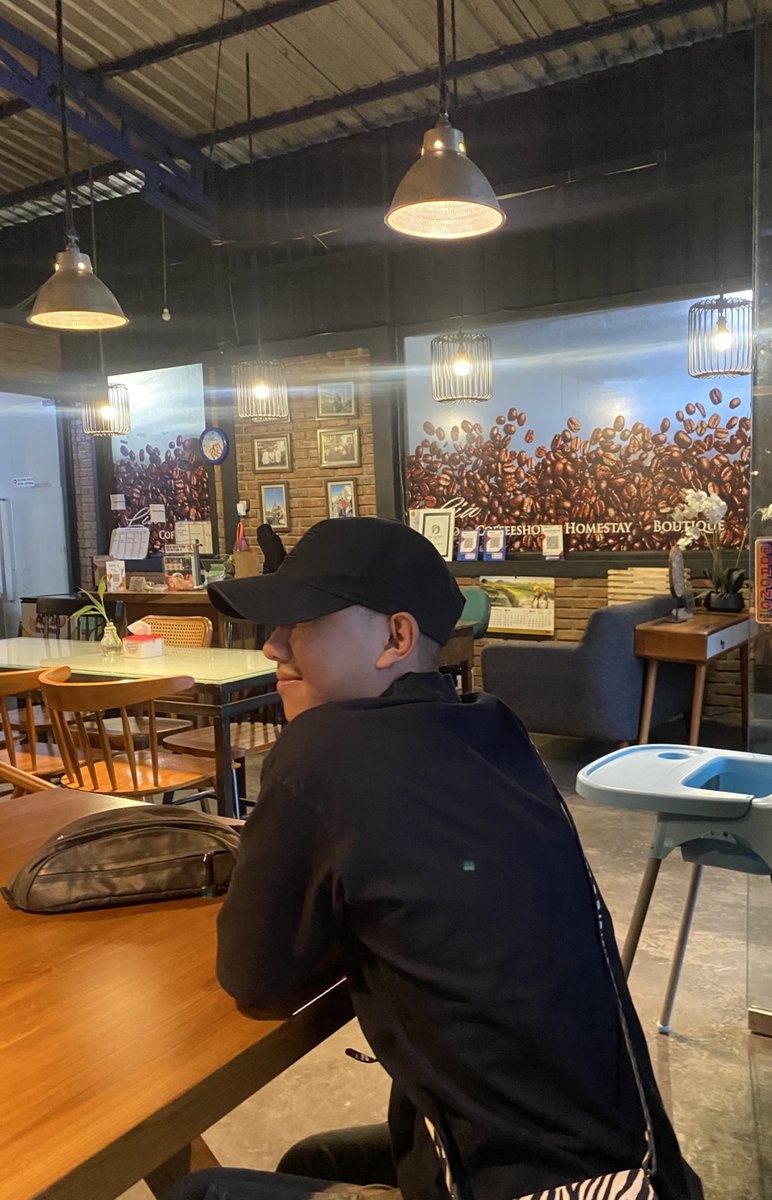 liat mas mas sama brondongnya seru juga  juga ya