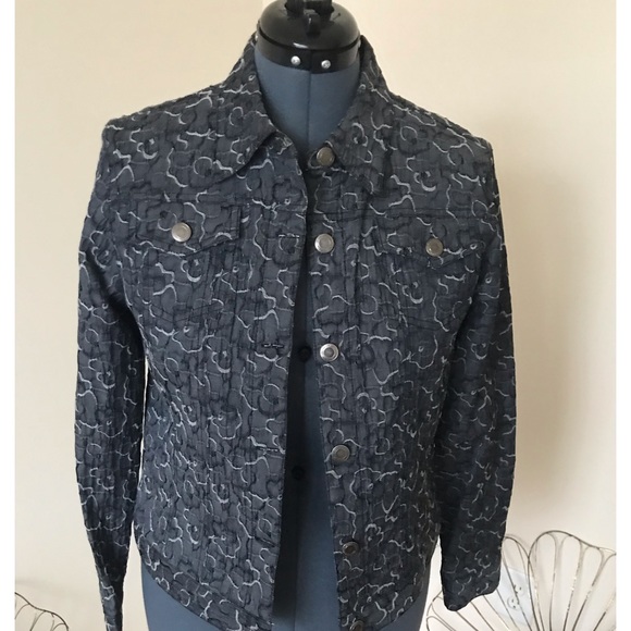 thriftstigators's tweet photo. So good I had to share! Check out all the items I'm loving on @Poshmarkapp from @AddicatDesigns #poshmark #fashion #style #shopmycloset #rubyrd #handcrafted: https://t.co/QhaSbhd2BU https://t.co/JPrVKfsly0
