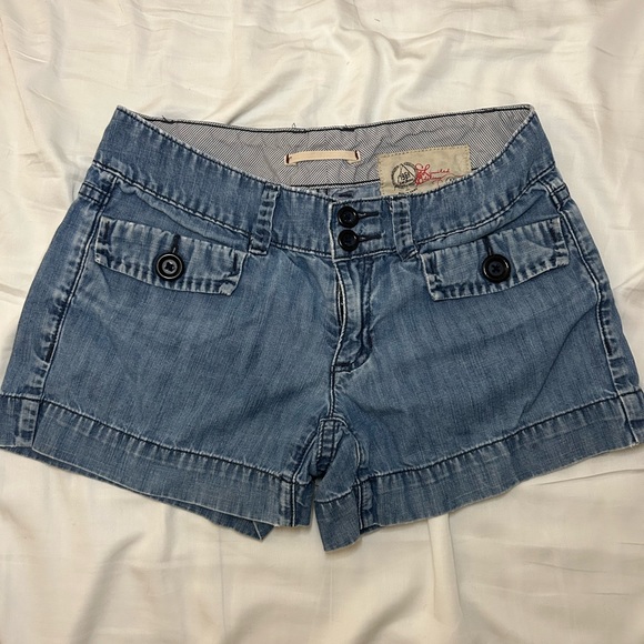 So good I had to share! Check out all the items I'm loving on <a href="/Poshmarkapp/">Poshmark</a> from <a href="/AddicatDesigns/">Dayna (she/her)</a> #poshmark #fashion #style #shopmycloset #handcrafted #gap: posh.mk/TRZ7CK1ItBb