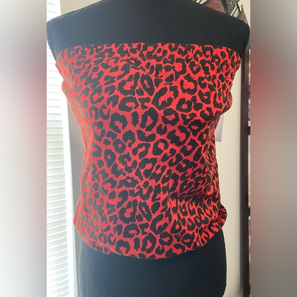 So good I had to share! Check out all the items I'm loving on <a href="/Poshmarkapp/">Poshmark</a> from <a href="/elenochka2012/">Elena White</a> #poshmark #fashion #style #shopmycloset #universalthread #tommyhilfiger #newyorkcompany: posh.mk/zU905k2ItBb
