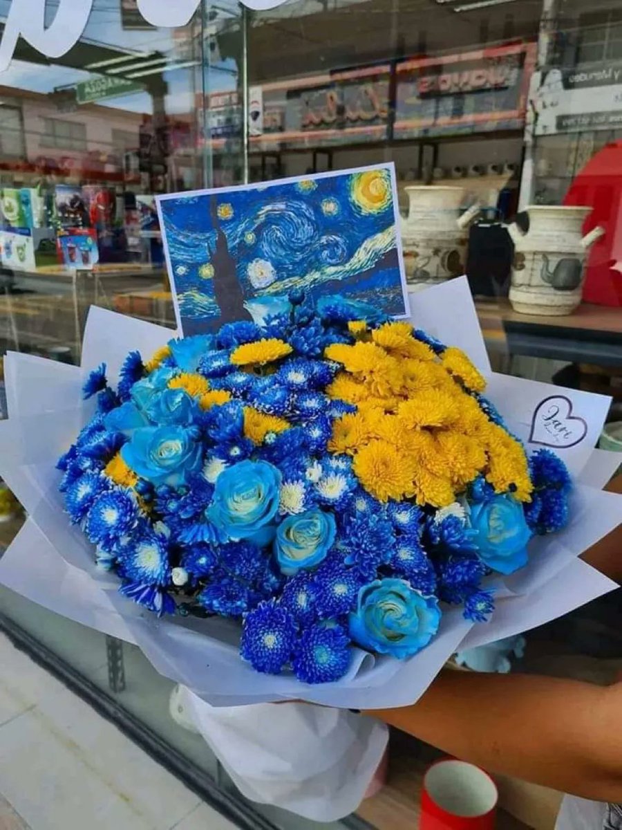 aestheticspost_'s tweet photo. Van Gogh bouquet https://t.co/aBtjYsXJAR
