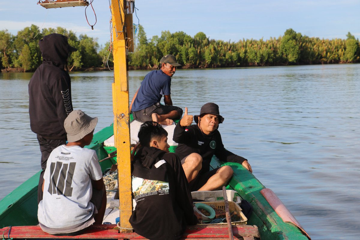Fieldwork underway in Tarakan, North Kalimantan. Urogymnus polylepis and sawfish on the local knowledge survey menu, and as always, and eye being kept out for Glyphis sp. @saveourseas @spinnershark7 Our trip is being facilitated by Borneo University