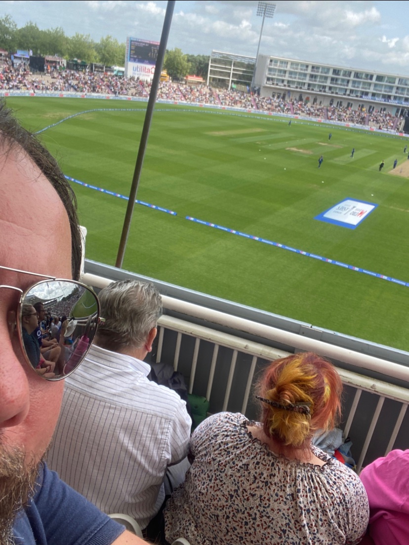 Heather Knight top scored for England in the first ODI. AA-B-17 #EngAus