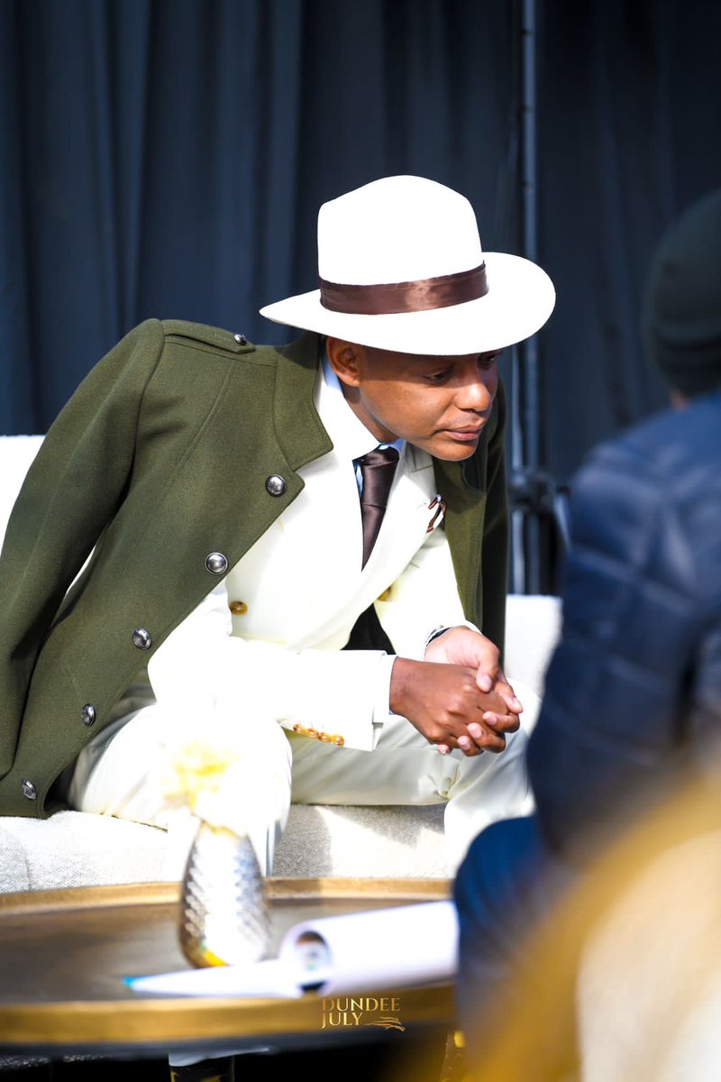 DundeeJulyOffic's tweet photo. 🚨D U N D E E  J U L Y  2 0 2 3🚨

📍Endumeni Horse-Racing Track

#sportartskzn #officialdundeejuly #africanroyalty https://t.co/5j33fzcLch