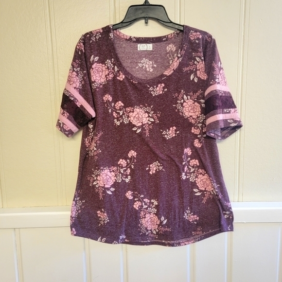 colorful_unique's tweet photo. So good I had to share! Check out all the items I'm loving on @Poshmarkapp from @Stellasmom2017 #poshmark #fashion #style #shopmycloset #maurices: https://t.co/s72OZjLNR2 https://t.co/AAVQ7o16Ie