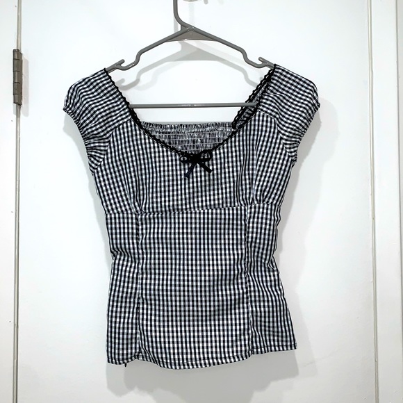_FrancesMolina's tweet photo. So good I had to share! Check out all the items I'm loving on @Poshmarkapp #poshmark #fashion #style #shopmycloset #jjill #loft: https://t.co/IugsLs689A https://t.co/4aDnVvURlg