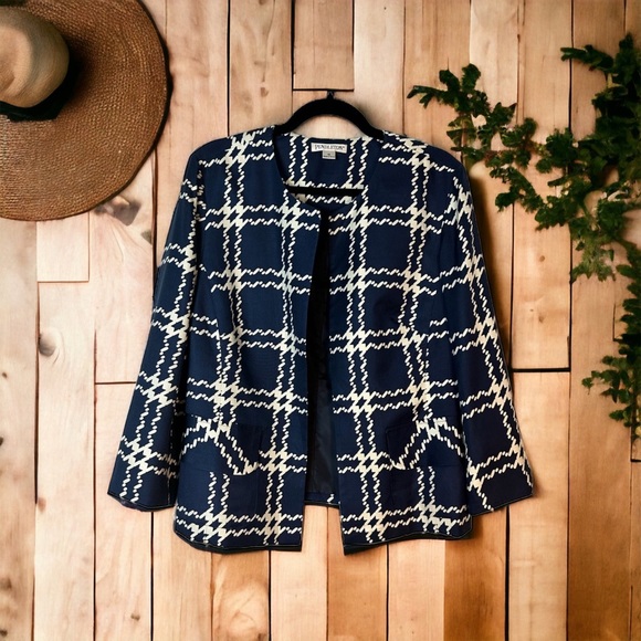 RozetaV's tweet photo. So good I had to share! Check out all the items I'm loving on @Poshmarkapp from @PsycheMilly #poshmark #fashion #style #shopmycloset #lululemonathletica #madewell #pendleton: https://t.co/KqEZsXM7bW https://t.co/cPPbjfKZTT