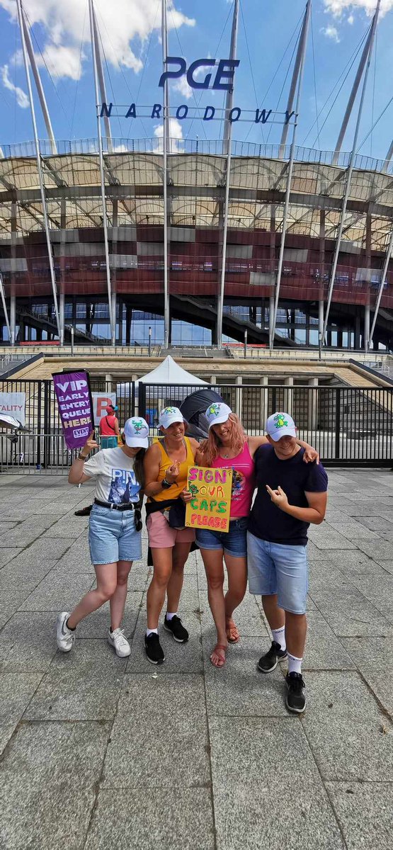 LemoineHelene's tweet photo. @Pink We are already waiting for you here in Warsaw ! 😁😁
Came all the way from France by car to see your last show in Europe!!! Can’t wait to get this party started with you tonight 🤘😍🔥🎉
@REINAHIDALGO521 @EvaGardner @BrianFrasierM @JustinDerrico @TracyShibata @PGENarodowy https://t.co/2NmXqb6RMp