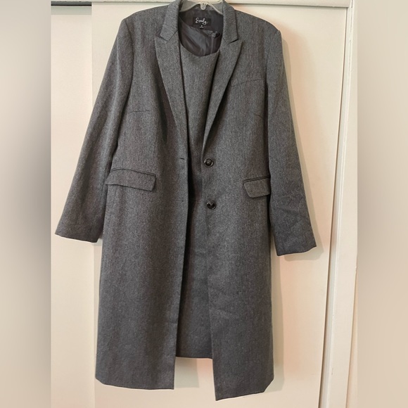 edgewatergr8c's tweet photo. So good I had to share! Check out all the items I'm loving on @Poshmarkapp from @Askalaunad #poshmark #fashion #style #shopmycloset #emilydesigns: https://t.co/6lcdRGrkrr https://t.co/MOXcIU0kZm