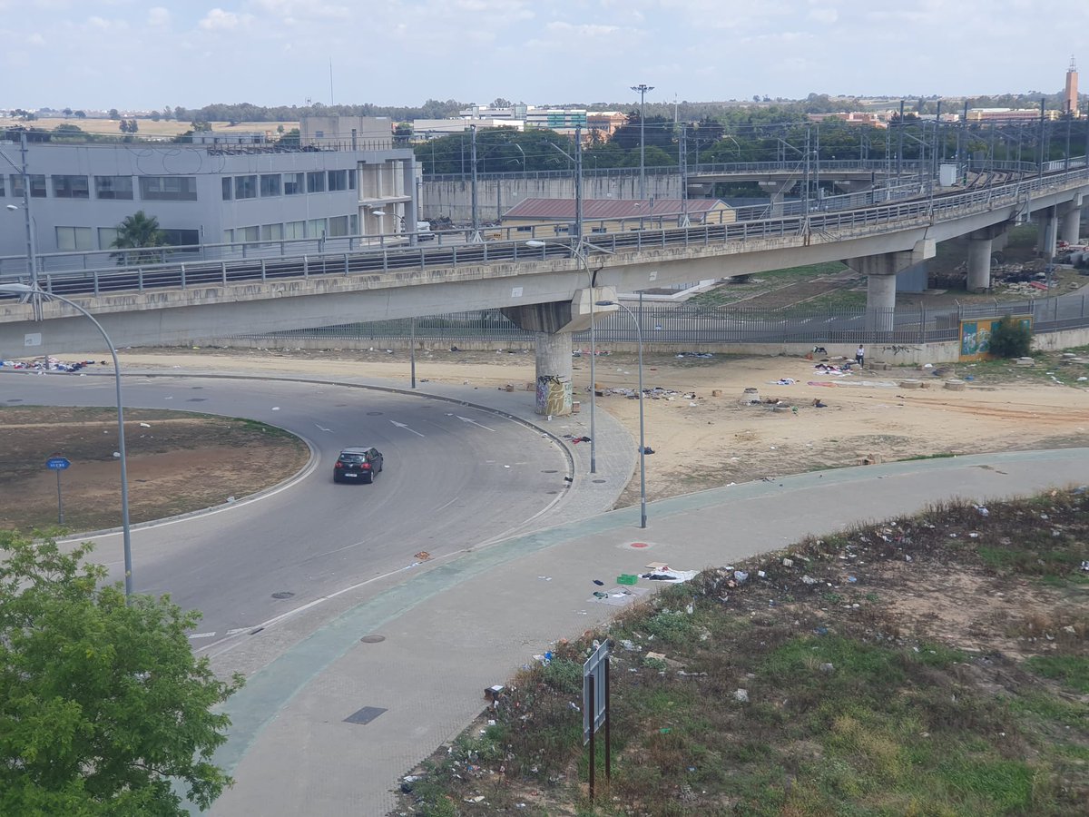 fernandohcsur's tweet photo. Hola @jlsanzalcalde , en campaña hablabas mucho de la limpieza de Sevilla, ¿hasta cuando está situación?
@Ayto_Sevilla @LipasamSevilla @abcdesevilla @diariosevilla @canalsursevilla https://t.co/fACQ4XsNYs