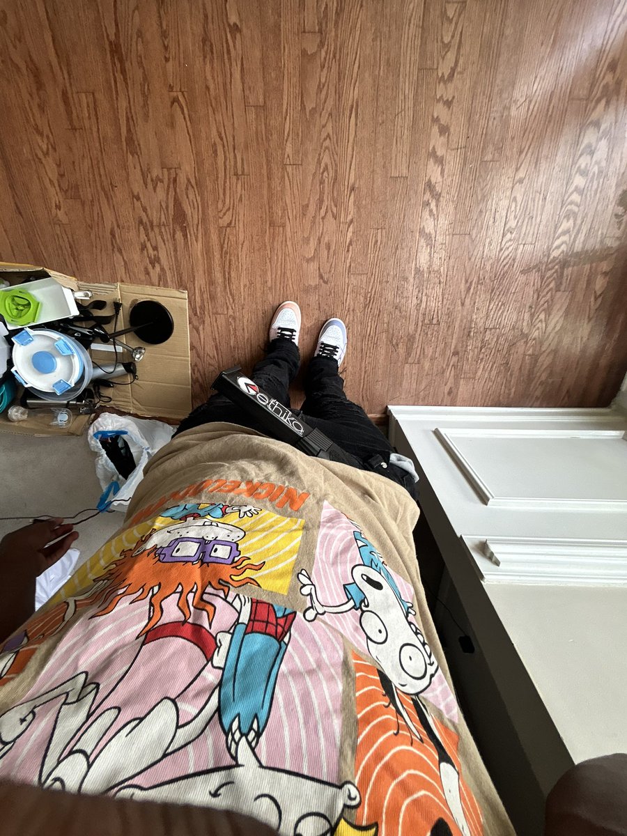 NardSoWicked's tweet photo. Like I’m suppose to be gay and don’t even act like it 😂😂😂 https://t.co/1z44MD4fOq
