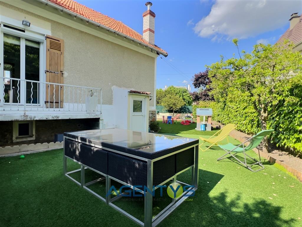 AllouxChristop1's tweet photo. À vendre | La varenne saint hilaire 📍

A 450 mètres du RER et de toutes commodités . Agentys La Varenne - Votre partenaire #immobilier vous présente cette #maison entièrement rénovée, offrant un beau #jardin sans vis-àvis, et proposant: Au (...) https://t.co/R63qiSb9RE https://t.co/WCuEMD76TX