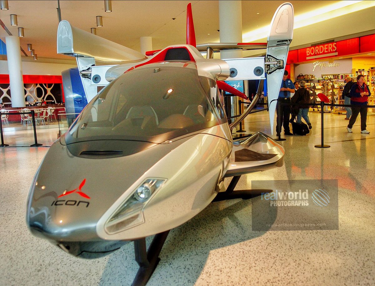 The Icon A5 Light Sport Aircraft on display at JFK airport in New York. Pitcher Roy Halladay was killed in a crash involving the A5 Icon. Gary Moore photo. Real World Photographs. #Icon #A5 #RoyHalladay #aircraft #JFK #realworldphotographs #photography #USA #deaths https://t.co/AutevQQNX3