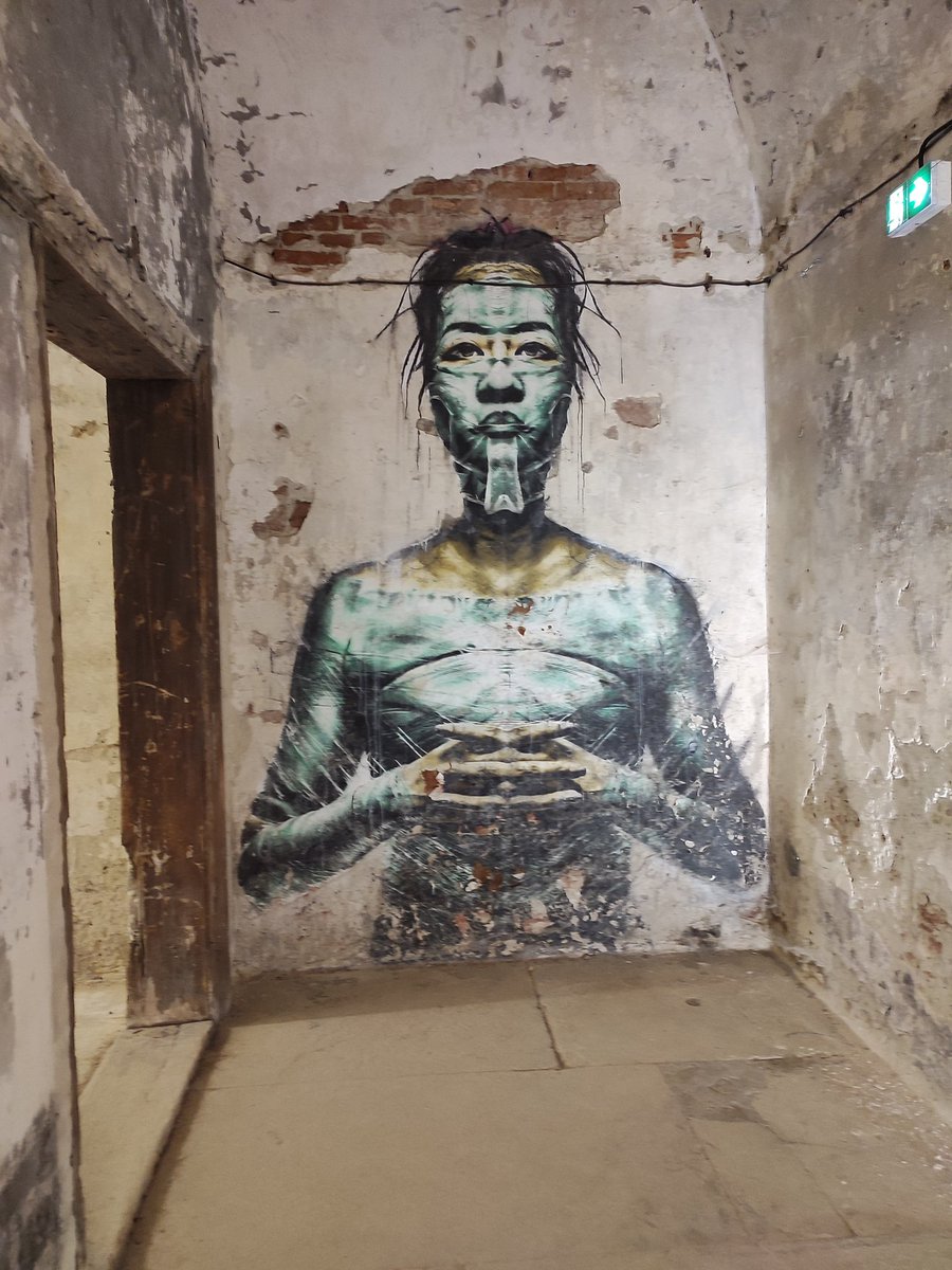 A découvrir dans les remparts Unesco de la forteresse historique de Neuf-Brisach construite par Vauban entre 1698 et 1704. Un musée sur l'art urbain. Énorme coup de coeur 💚