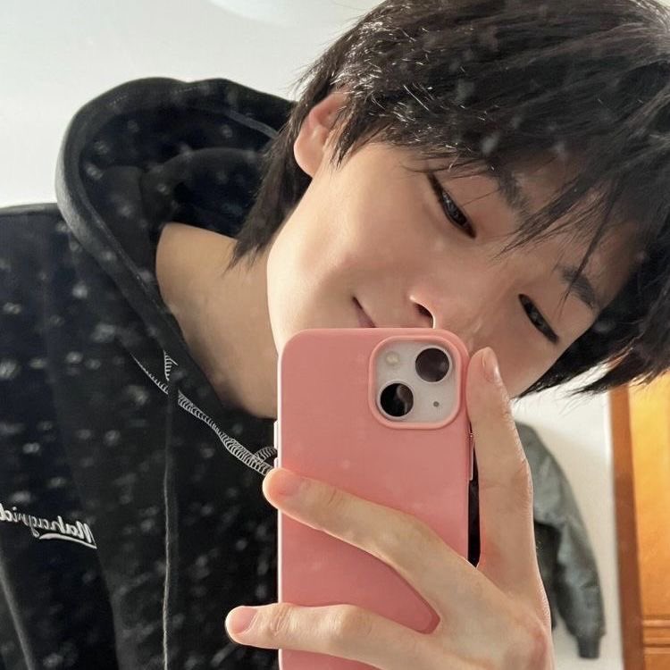 innievid's tweet photo. In honor of it being innie appreciation day I decided to put together a list of songs that innie co-composed/ produced with skz !!

#I_NAppreciationDay 
#잘하고_있어요_아이엔 
#I_N #아이엔 https://t.co/xHvFzp1GW2