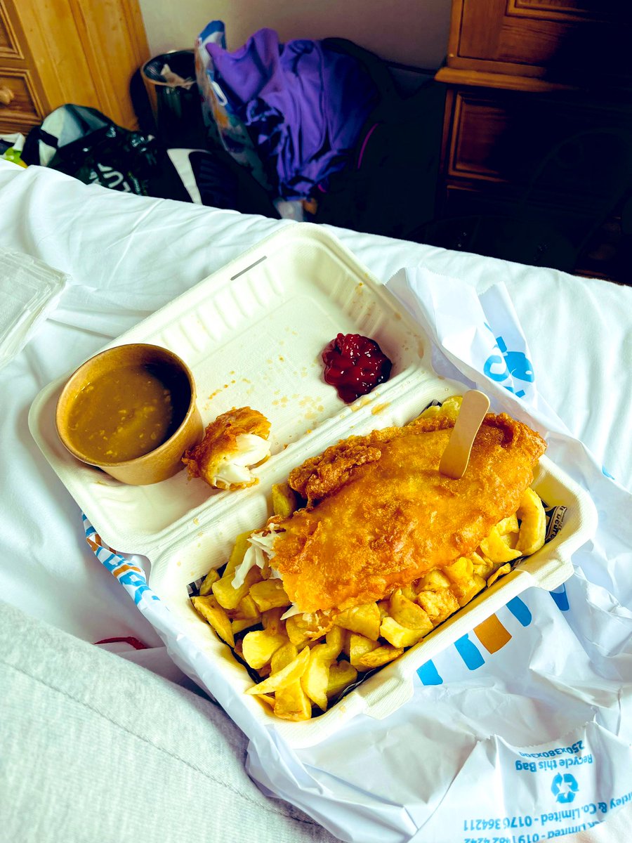 jogarzoni's tweet photo. Great weekend doing the Abersoch Half Marathon with @mauavel2 
Managed 1:44:15 and 7th female 🏃🏼‍♀️😃 Fish and chips to celebrate #balance 🧘🏼‍♀️ https://t.co/nFX1T1Bwfr